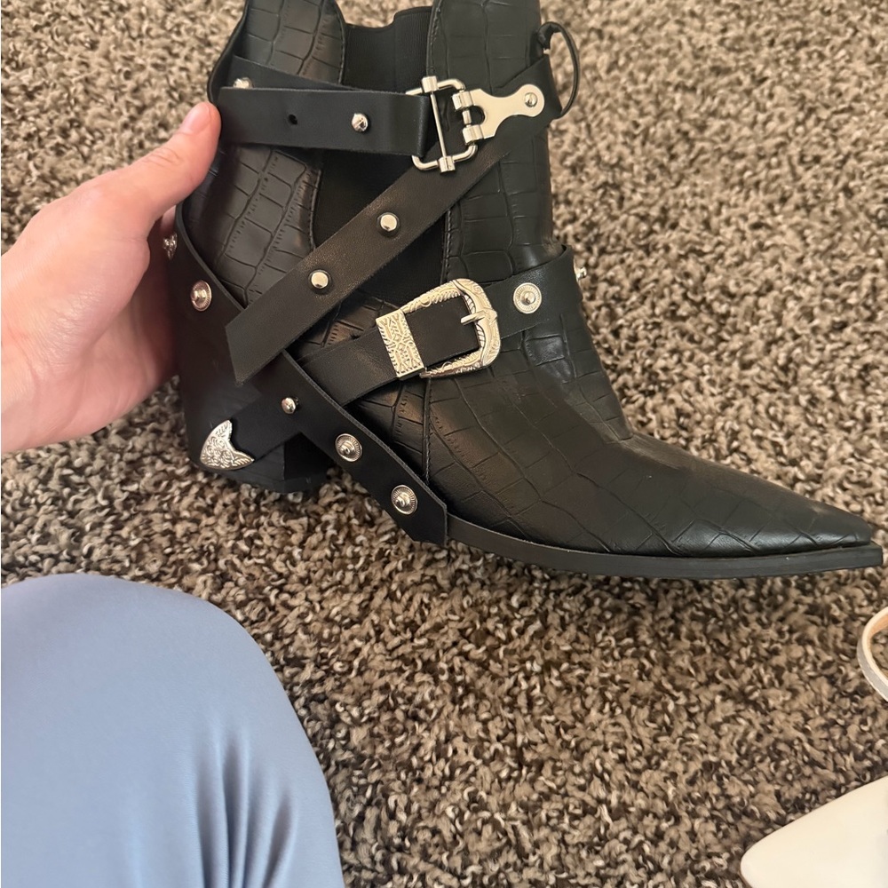 Black Croc-Embossed Women's Ankle Boots